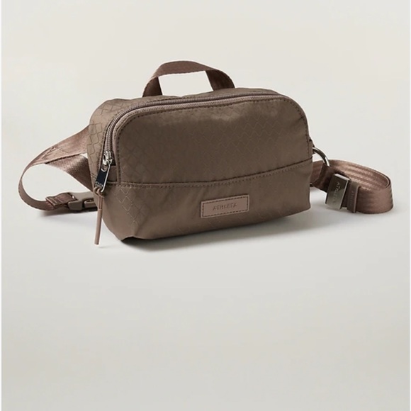 Athleta | Excursion Crossbody Belt Bag : Color Pyrite - Picture 1 of 8